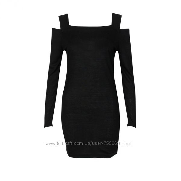 Черное мини платье с открытыми плечами