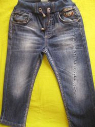 Модные джинсики на мальчика 98 р. почти новые