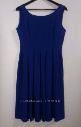 Платье насыщенно синего цвета