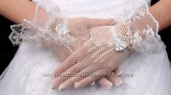 Свадебные кружевные перчатки