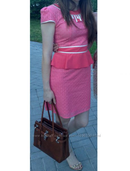 Розовое летнее платье с баской, 38 размер, бу