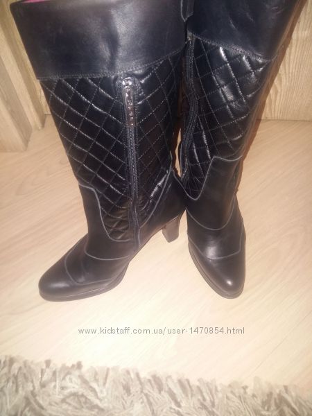 Демисезонные кожаные сапоги  Duo на широкую голень