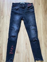 Крутые рваные джинсы от ZARA с вышивкой