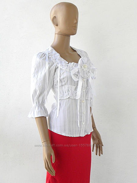 Чудова блуза в сріблясту полоску 42-48 розміри -- 36-42 євророзміри.