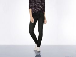 Женские джинсы в стиле SKINNY FIT от немецкого бренда ESMARA. 