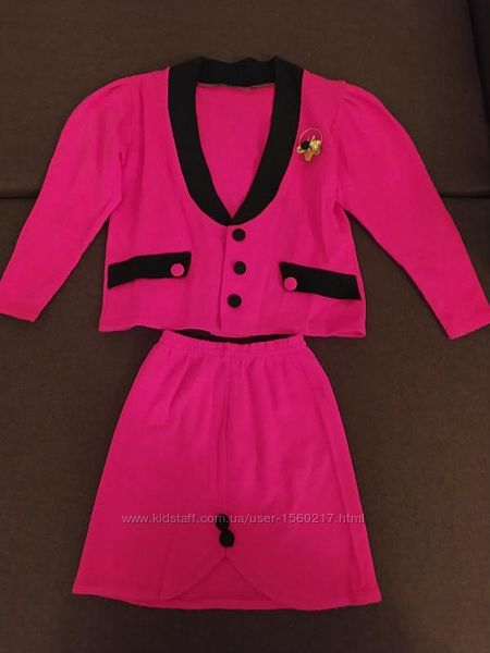 Ярко розовый нарядный костюм для девочки пиджак  юбка