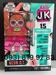 LOL Surprise mini fashion doll neon q. t.