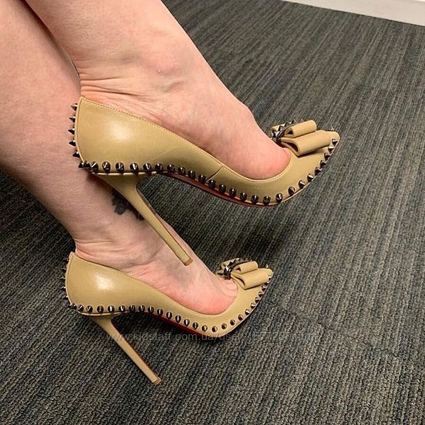 Актуальні нюдові туфельки - човники з декором