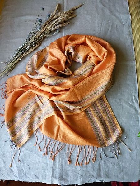 Широкий кашемировый шарф палантин