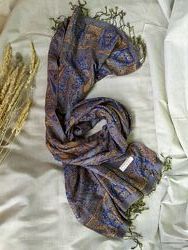 Широкий шерстяной шарф палантин с узором / хиджаб 