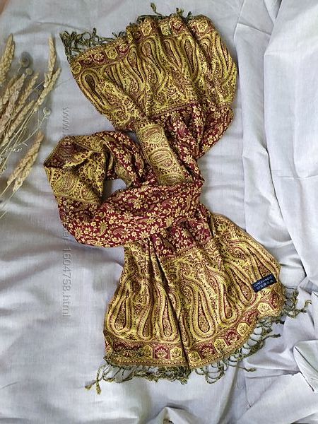 Широкий кашемировый шарф палантин с узором / хиджаб 