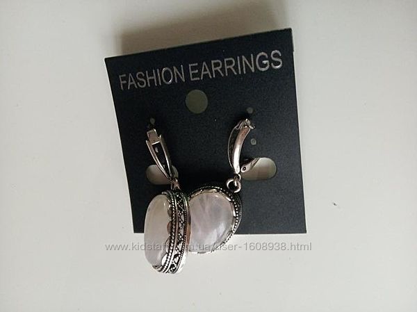 Серьги с камнем