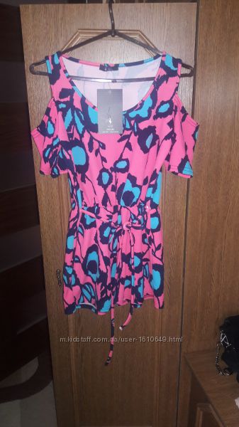 Яркий ромпер с шортами 