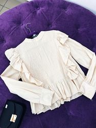 Стильная котоновая блуза с рюшами нюдового цвета