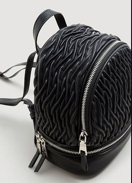Фактурный стильный черный мини  рюкзачок на молнии Mango Испания 