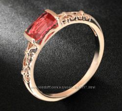 Позолоченное кольцо с красным кристаллом код 936